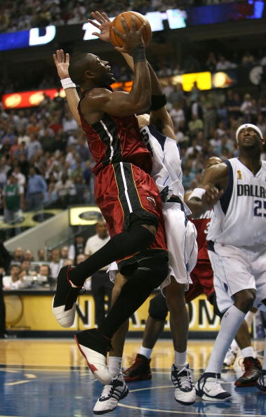 与投掷物扰 与投掷物扰