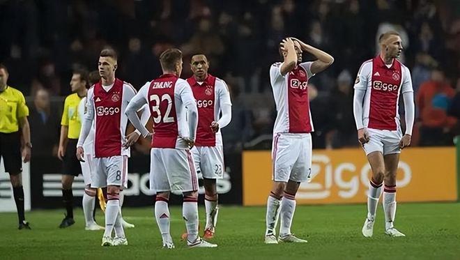 二点包抄 二点包抄